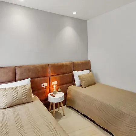 Seven Seas * Nazaré